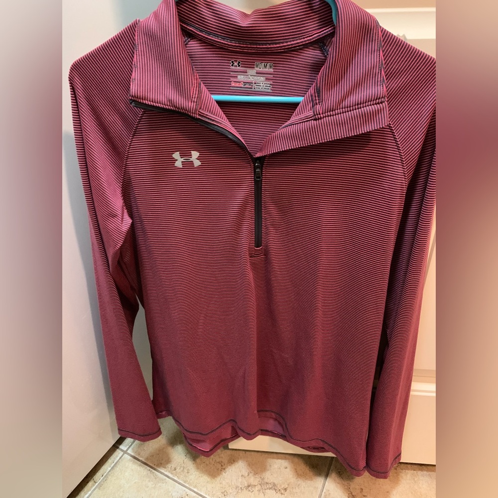 Under Armour women’s pullover. Size M. Excellent shape & nonsmoking home.